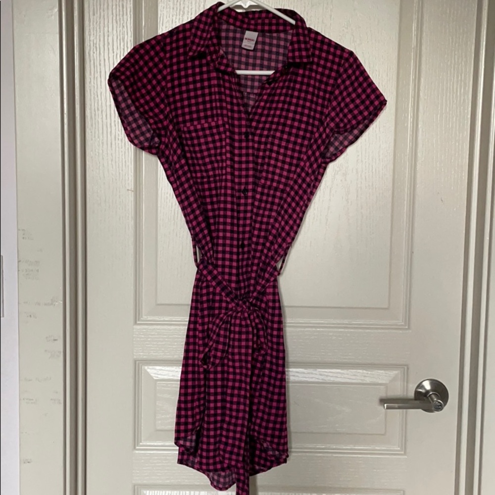 Casual dress with belt and short sleeves